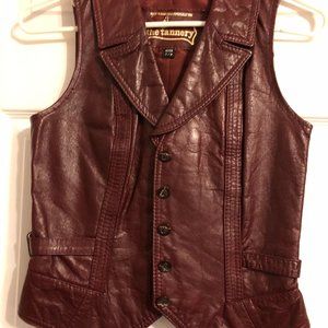 Leather vest, burgundy, Size 7/8, fully lined, tailored fit, excel. cond. $20